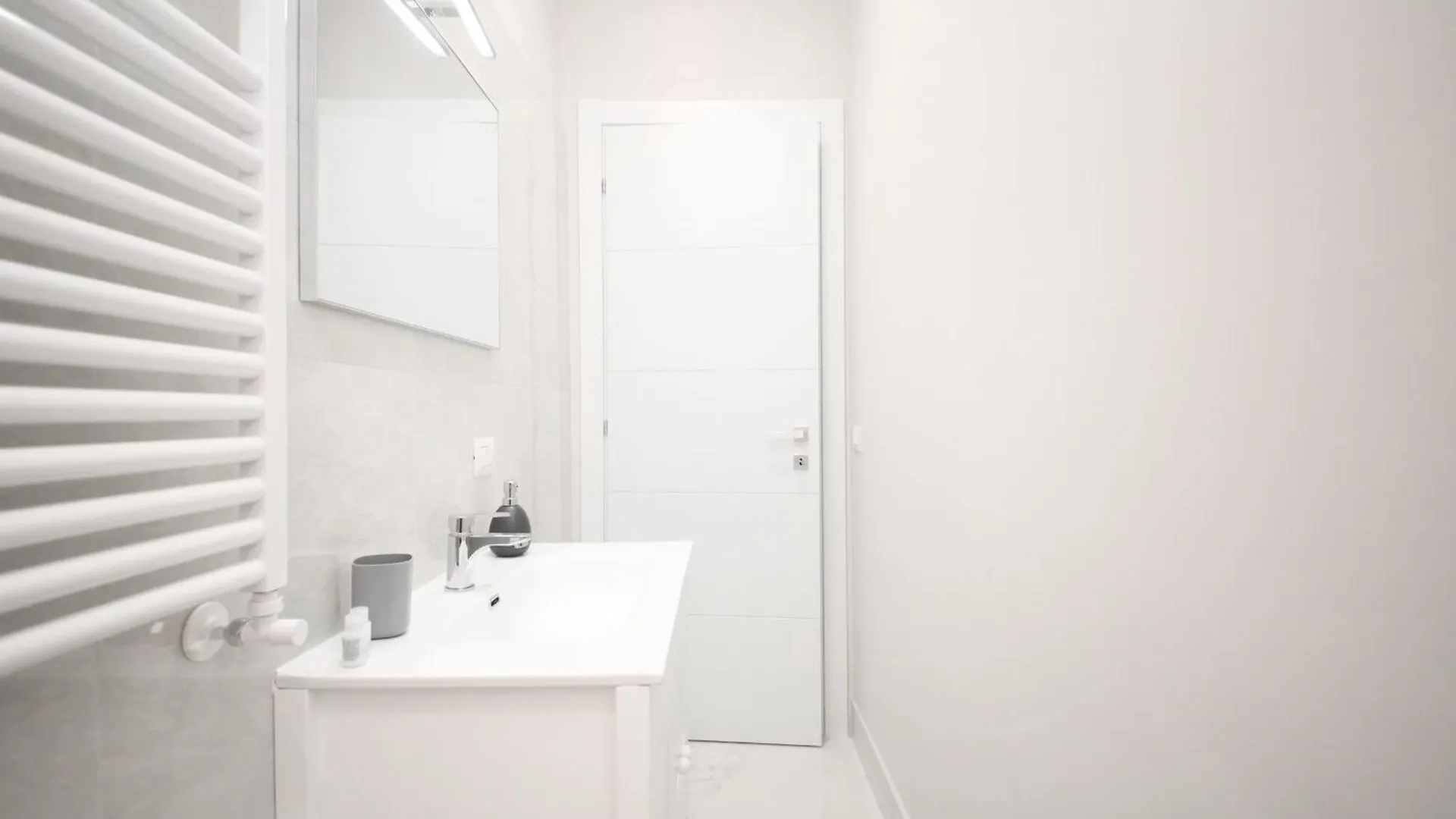 Rome Flat 42 By Ghor Apartment