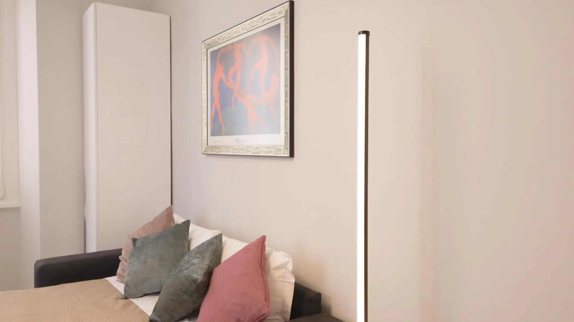 Rome Flat 42 By Ghor Apartman